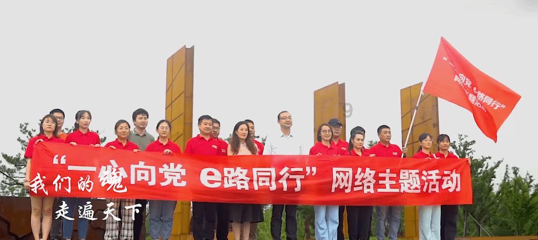 被当成慈禧后人，身价500亿，嫁小9岁“唐僧”，不上桌家里不开饭